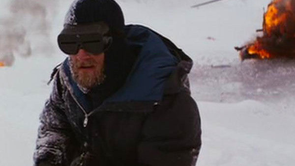 The thing movie 1982 Eskimo Inuit goggles hunting aliens La Cosa